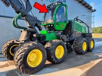 John Deere Стекло лобовое F685219 F701817 триплекс 15мм John Deere Стекло лобовое F685219 F701817 триплекс 15мм