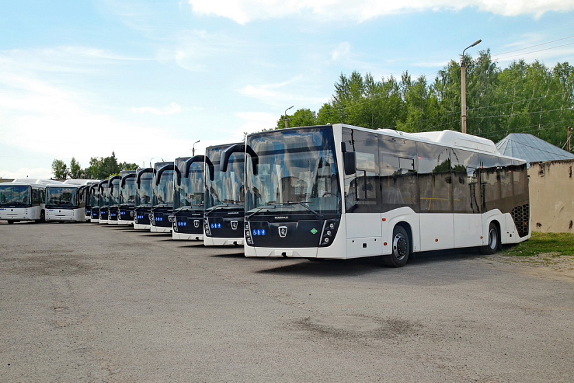 «КАМАЗ» передал в Новосибирск партию автобусов